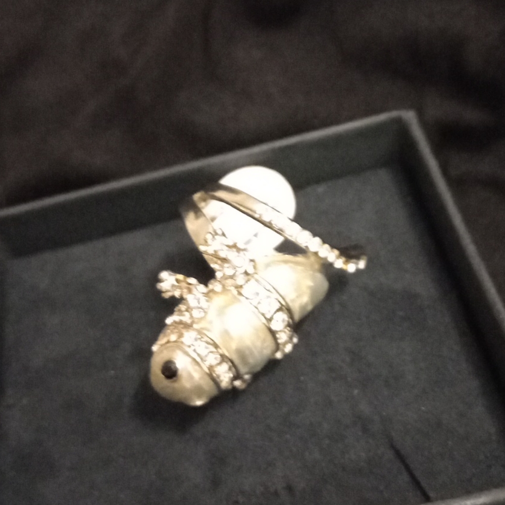 Women ring